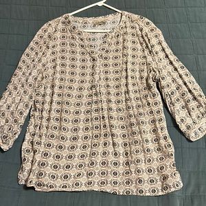 Tan and brown pattern shirt with 3/4 shelves. Light weight fabric.